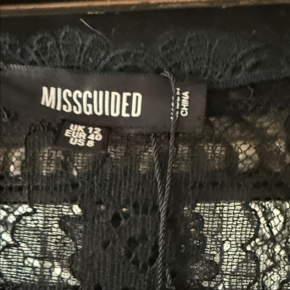 Missguided Black Lace Long Robe - Picture 4 of 6